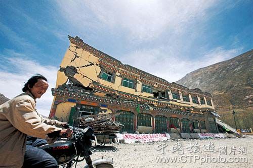 不倒的格萨尔王 重返玉树感受涅盘重生