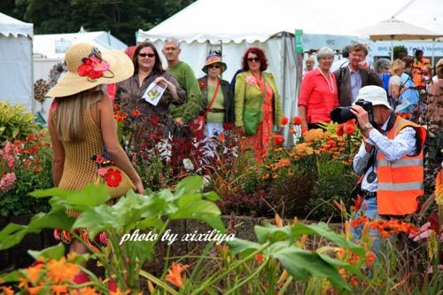 Gardening Fan Party.