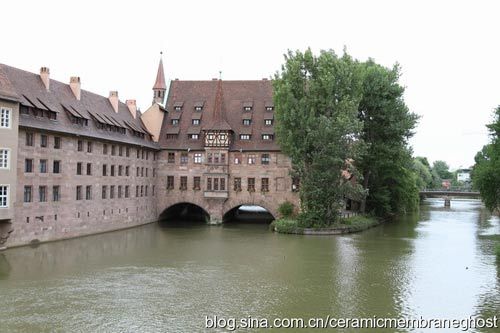 The castle on the river