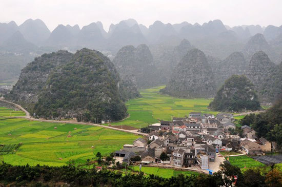 万峰林人口_万峰林风景区图片