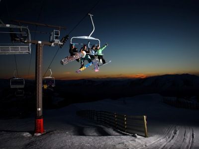 New Zealand ice and snow park is freestyle snowboard and ski lovers paradise, located in the Southern District of New Zealand between Queenstown and Wanaka. 
