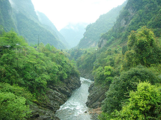 Dujiangyan gorge scenery