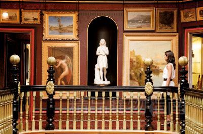 The National Art Museum has a large collection of each period's pictures / British Tourist Authority