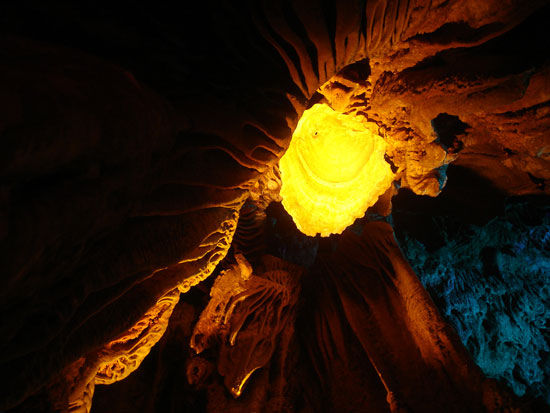桂林荔浦银子岩 感受溶洞的冷艳