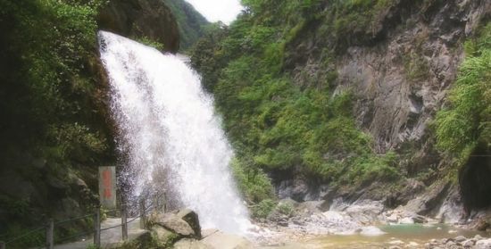 龙门山国家地质公园地震带上的人间仙境