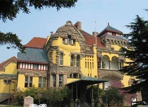 到黄海之滨明珠青岛 看红瓦绿树碧海蓝天