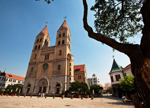 到黄海之滨明珠青岛 看红瓦绿树碧海蓝天