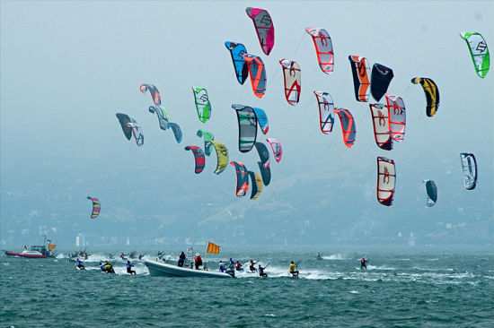 风筝冲浪上天入海 玩转厦门滨海