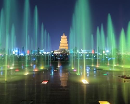 亚洲第一世界奇特 大雁塔音乐喷泉