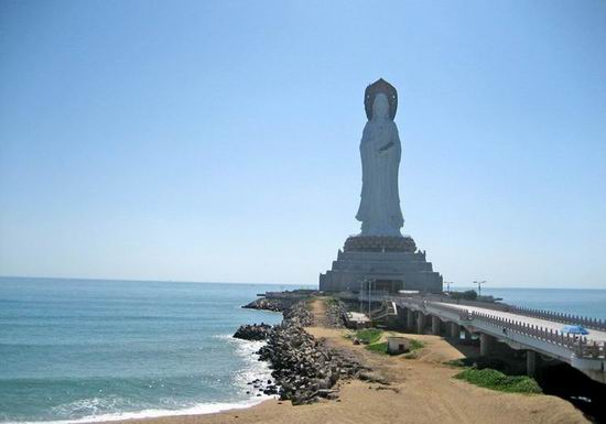 南山寺海上观音像