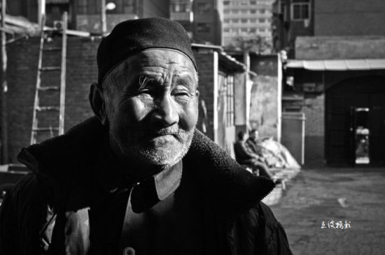 足下的印记--石家庄记忆镜头里的小人物平民群