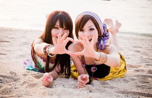 爱美女人外出旅游 化妆包里的加减法_新浪旅游_新浪网