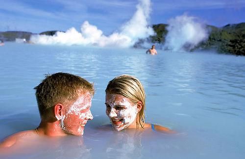 北欧冰岛 男女裸体谈恋爱的最佳去处:泡温泉