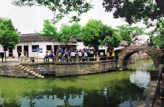 享受悠闲生活 畅游江南古镇同里