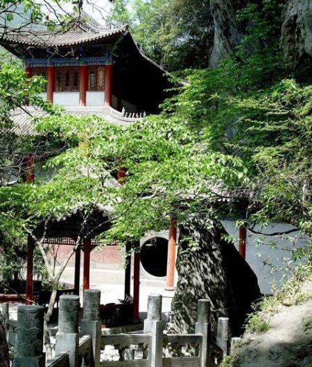 到访略阳灵崖寺 千年睡佛