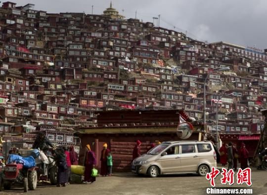 五明人口_...听说几乎每个到五明的人都会去转坛城,积功德,为家人祈福 转完(2)