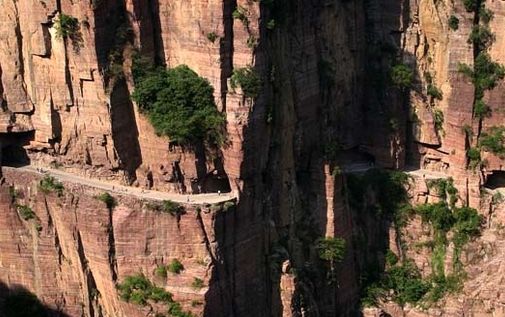 国内十大死亡公路之郭亮隧道(组图)