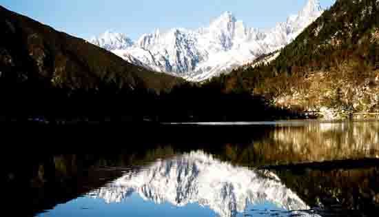 浪漫甘孜康定城 一曲情歌众人和