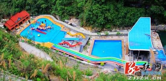 张家界最大水上乐园天门山水世界开园迎客