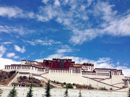 拉萨：尊崇神的旨意进行人的冒险