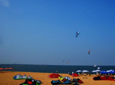 2014国际风筝冲浪顶级赛事在潍坊滨海区举行