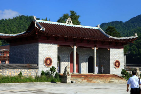 正文 真如禅寺 位于江西省九江市永修县的云居山西南部,真如寺现有