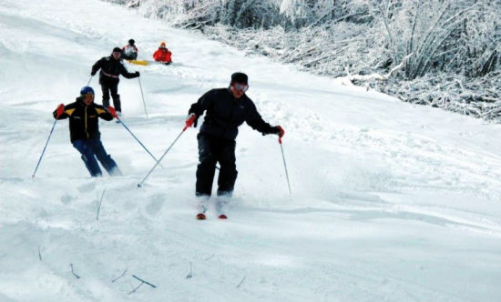 不去北方也能滑雪详解湖北两大滑雪场