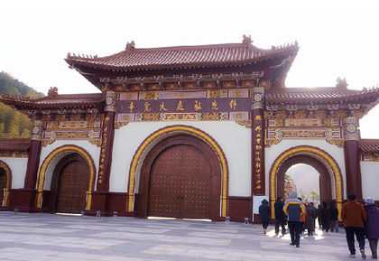 中国 江苏省 宜兴 正文    大觉寺是禅宗临济宗道场.