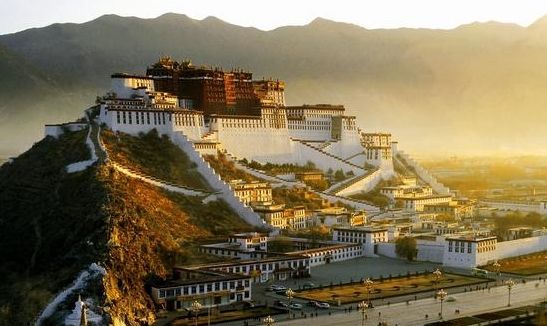 不出国门 走进处于世界之巅的中国景区