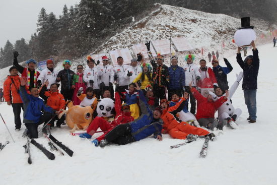 东山峰云顶滑雪场