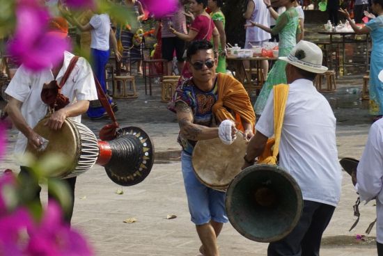 双江景亢傣族泼水节狂欢