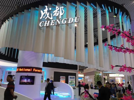 高科技展示吸引眼球 成都成旅博会亮点