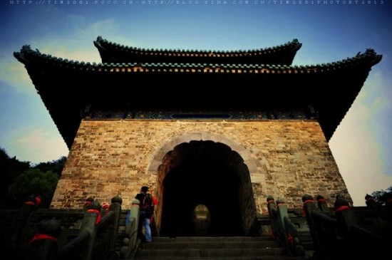 避暑消夏何足道 与君同游武当山