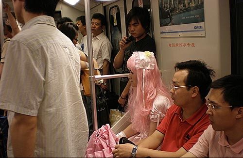 盘点全球近期出现的各种怪人(图)(10)