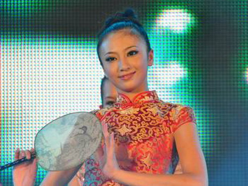 庞盼盼问鼎世界旅游小姐湖北赛区总冠军