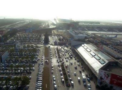 武汉天河机场:停车场鸟瞰