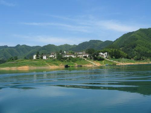 　　太平湖(安徽黄山)