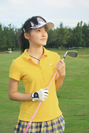 海南省暑假高尔夫培训班开营 学生体验挥杆快