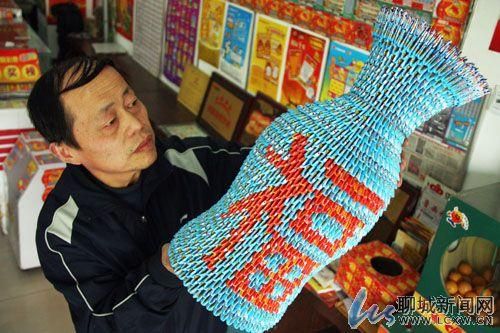 60岁彩站站主巧用废票制作精美工艺品(组图)_彩票_新浪竞技风暴_新浪