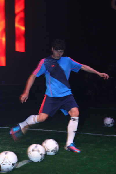 打造欧洲杯925公司 余文乐号召百万球迷加盟_