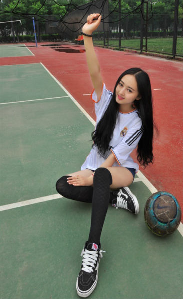 <em>逗妹</em>吐槽:皇马最后拼图是托妞 马努传球靠发型