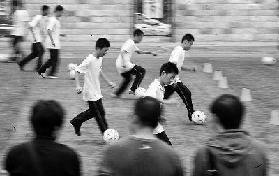 朝阳启动中小学足球三年计划三里屯 朝阳区20