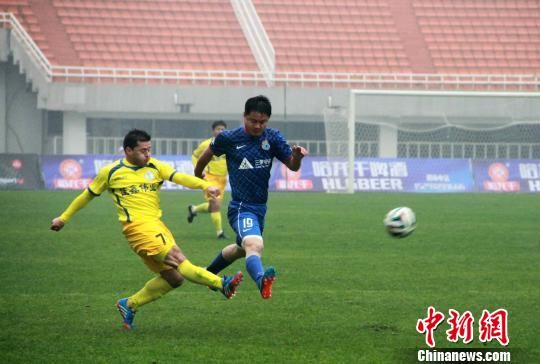 老甲A联赛雾霾中再开球 陕西国力1-1上海(图)_