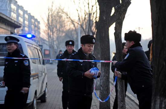 图文中国足球假赌黑案开庭警察拉起警戒线