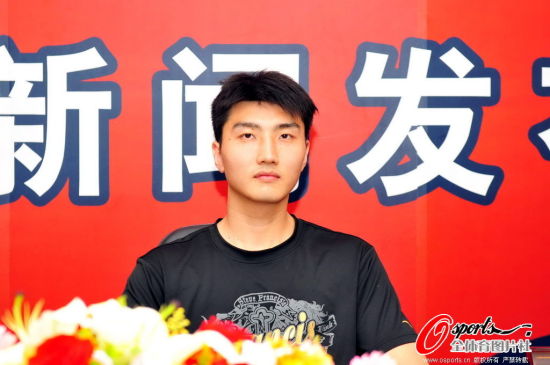 图文-罗智加盟佛山龙狮 新的未来等待罗智创造_篮球-CBA_新浪竞技风暴_新浪网