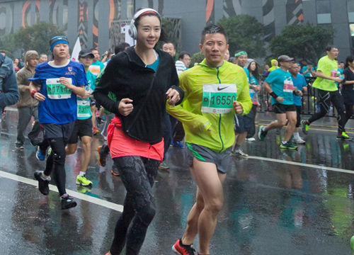 耐克激勵跑者順利完成上海國際馬拉松