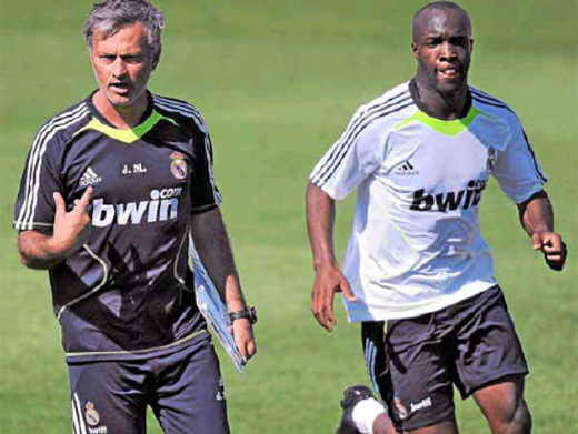 ����������������ŭ��˧�򱻴����乬����ת������