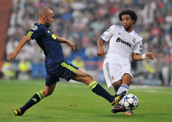 ��˧�ԳƱ���������һ���Ե��������ӽ�����������˭