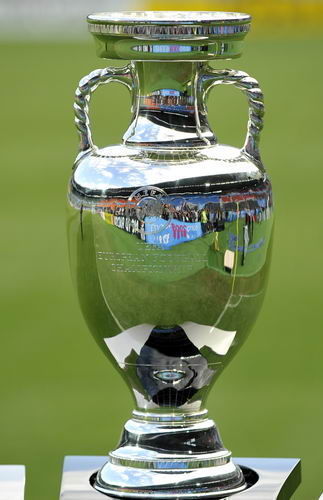 欧洲杯历届冠军:德国三冠最多 西法各两冠英格