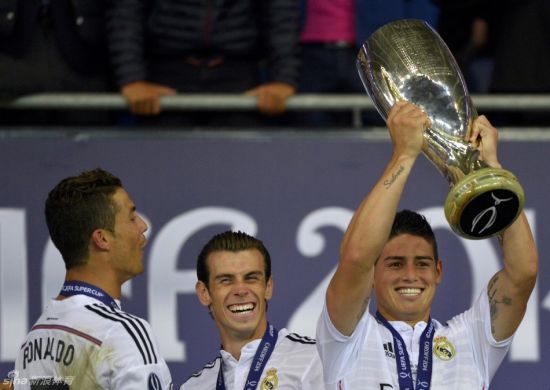 皇马8000万先生J罗首秀一般